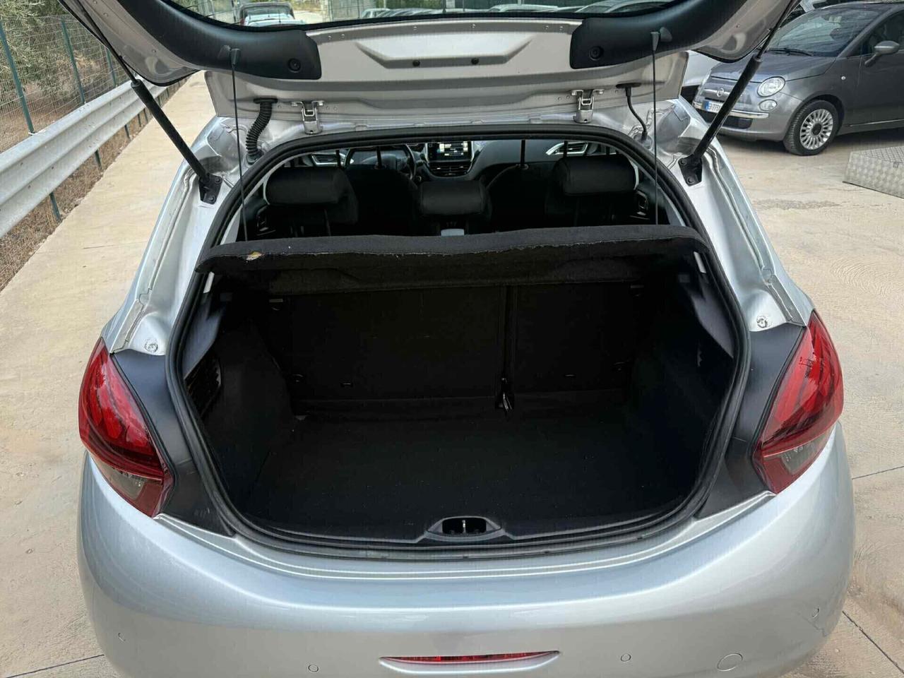 Peugeot 208 PureTech Allure 1.2 BENZINA 2015