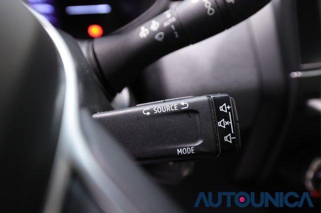 RENAULT Clio SCE 65 CV 5 PORTE EVOLUTION FARI LED NEOPATENTATI