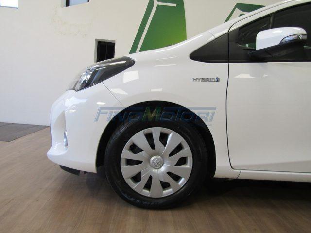 TOYOTA Yaris 1.5 Hybrid 5 porte NEOPATENTATI