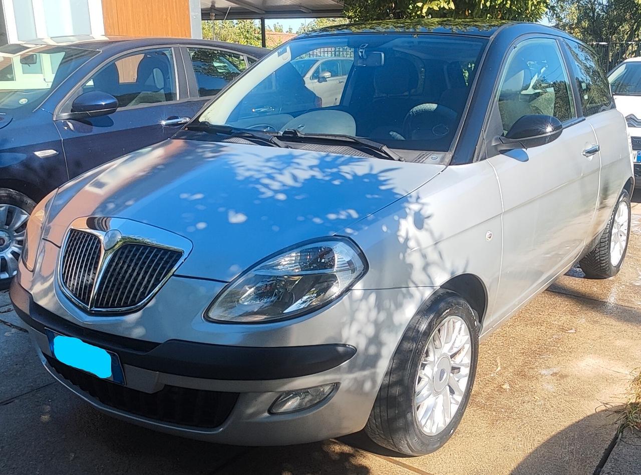 Lancia Ypsilon 1.3 MJT 75 CV Argento