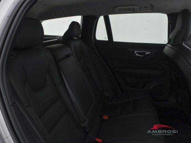 VOLVO V60 Cross Country 2.0 b4 Plus awd auto