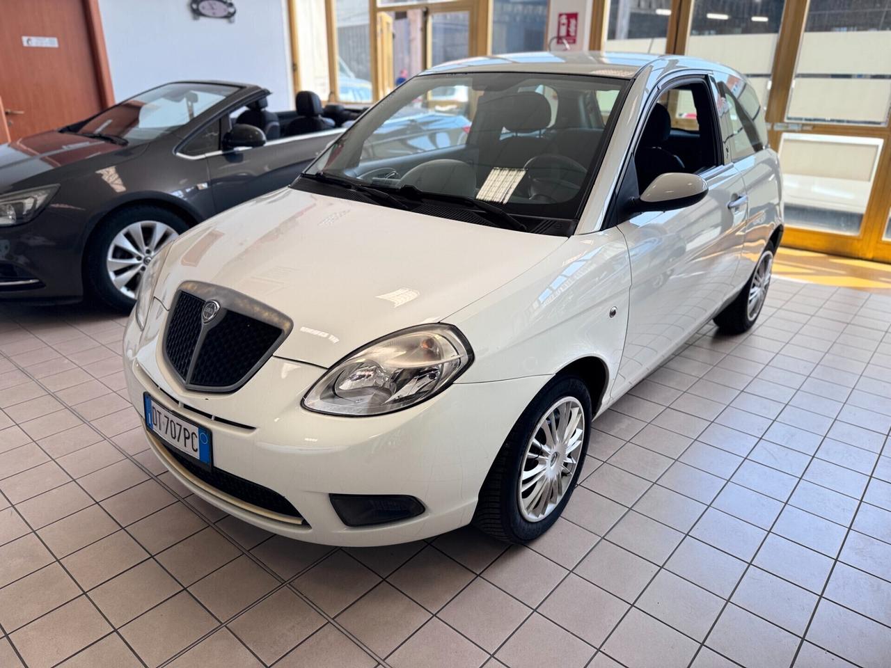Lancia Ypsilon 1.2 Argento