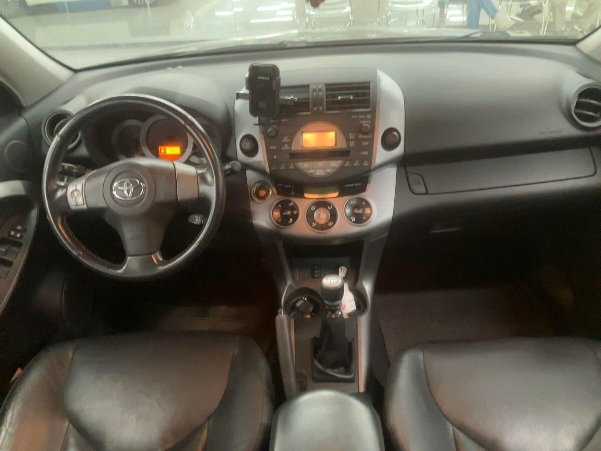 Toyota RAV 4 RAV4 2.2 D-4D 177 CV Sol Plus