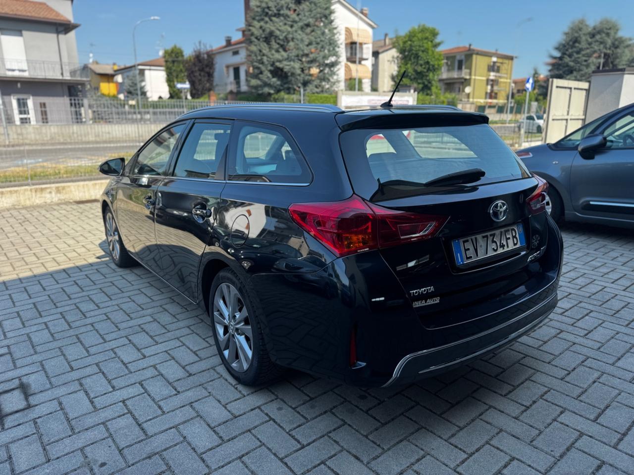 Toyota Auris Touring Sports 1.8 Hybrid Lounge