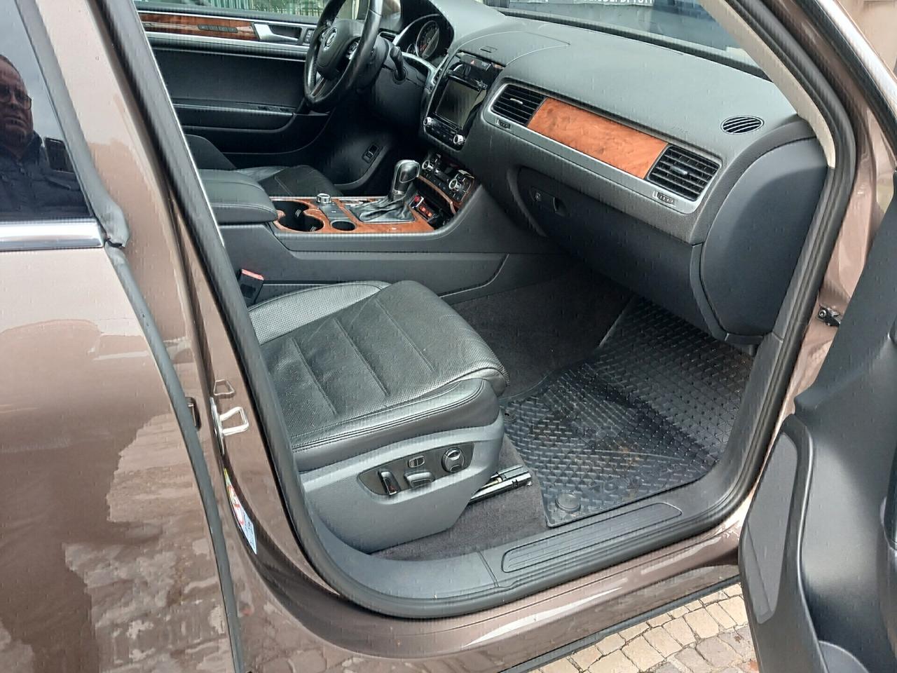 TOUAREG 3.6 V6 FSI 4X4 GANCIO TRAINO