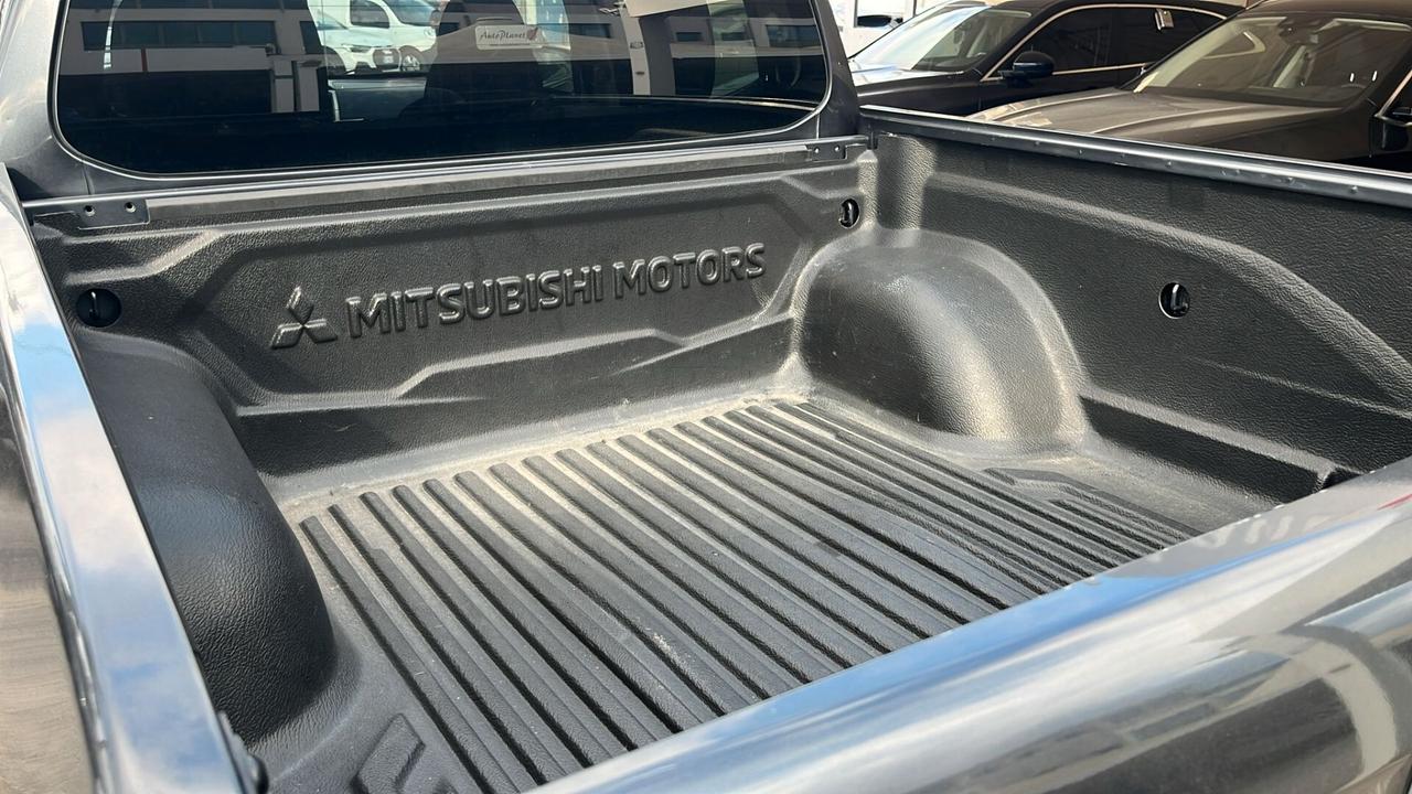 PROMO BLACK FRIDAY Mitsubishi L200 2.3 D Double Cab 4x4 Super Select Intense aut.