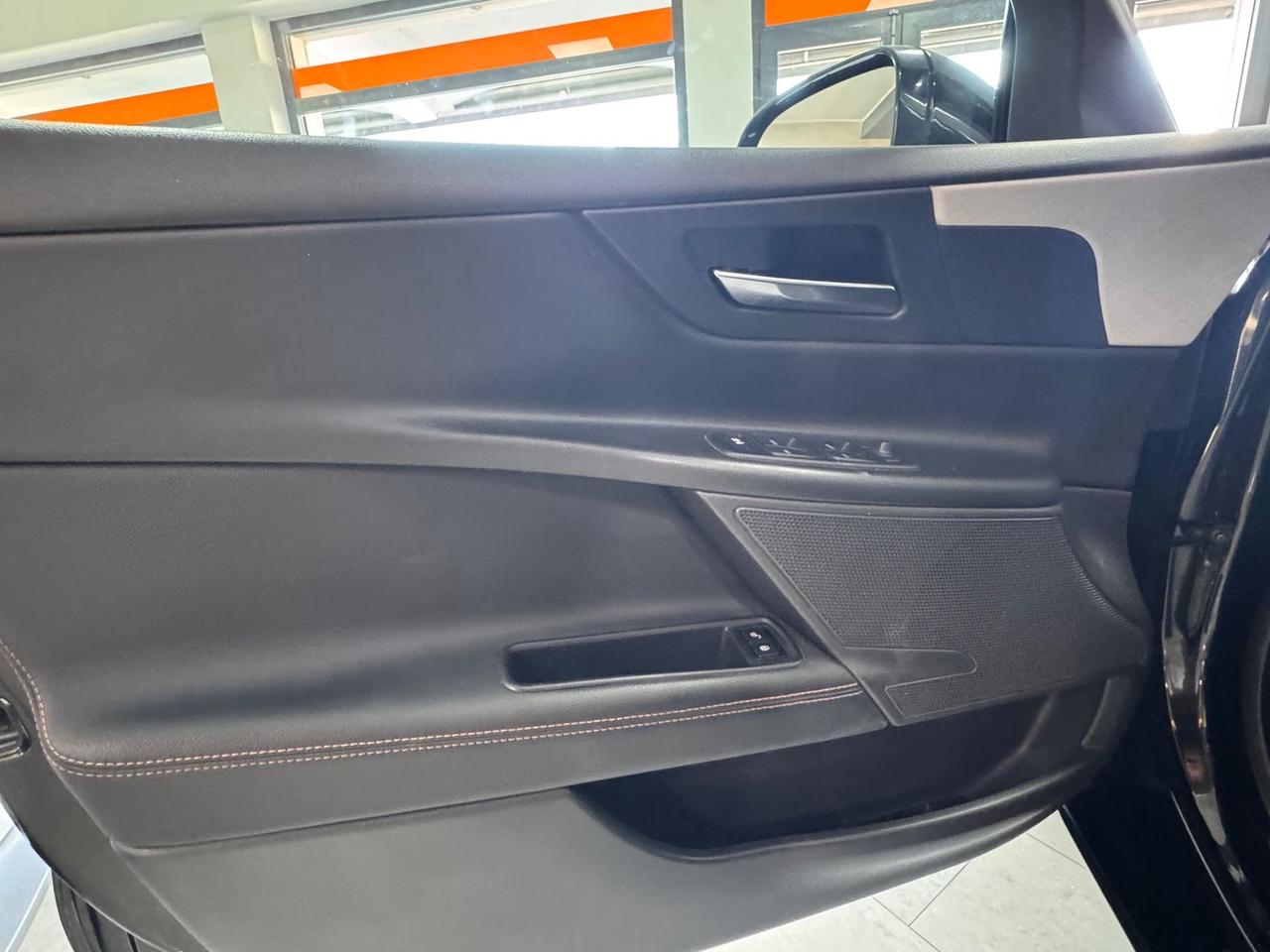 Jaguar XE Prestige Business Edition 2.0 20d #6791