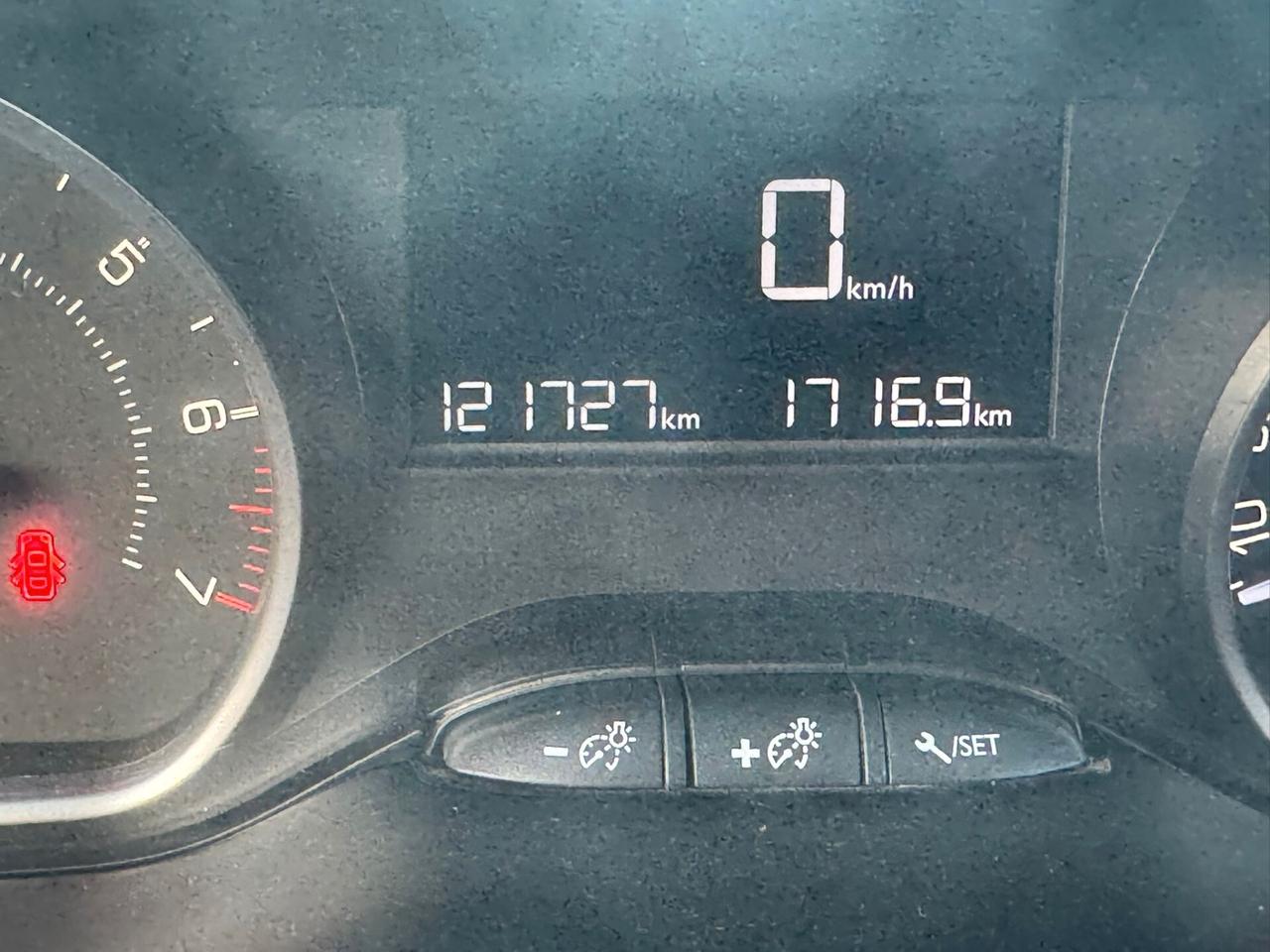 Peugeot 208 1.2 del 2016 5 porte SOLO 121.000 KM