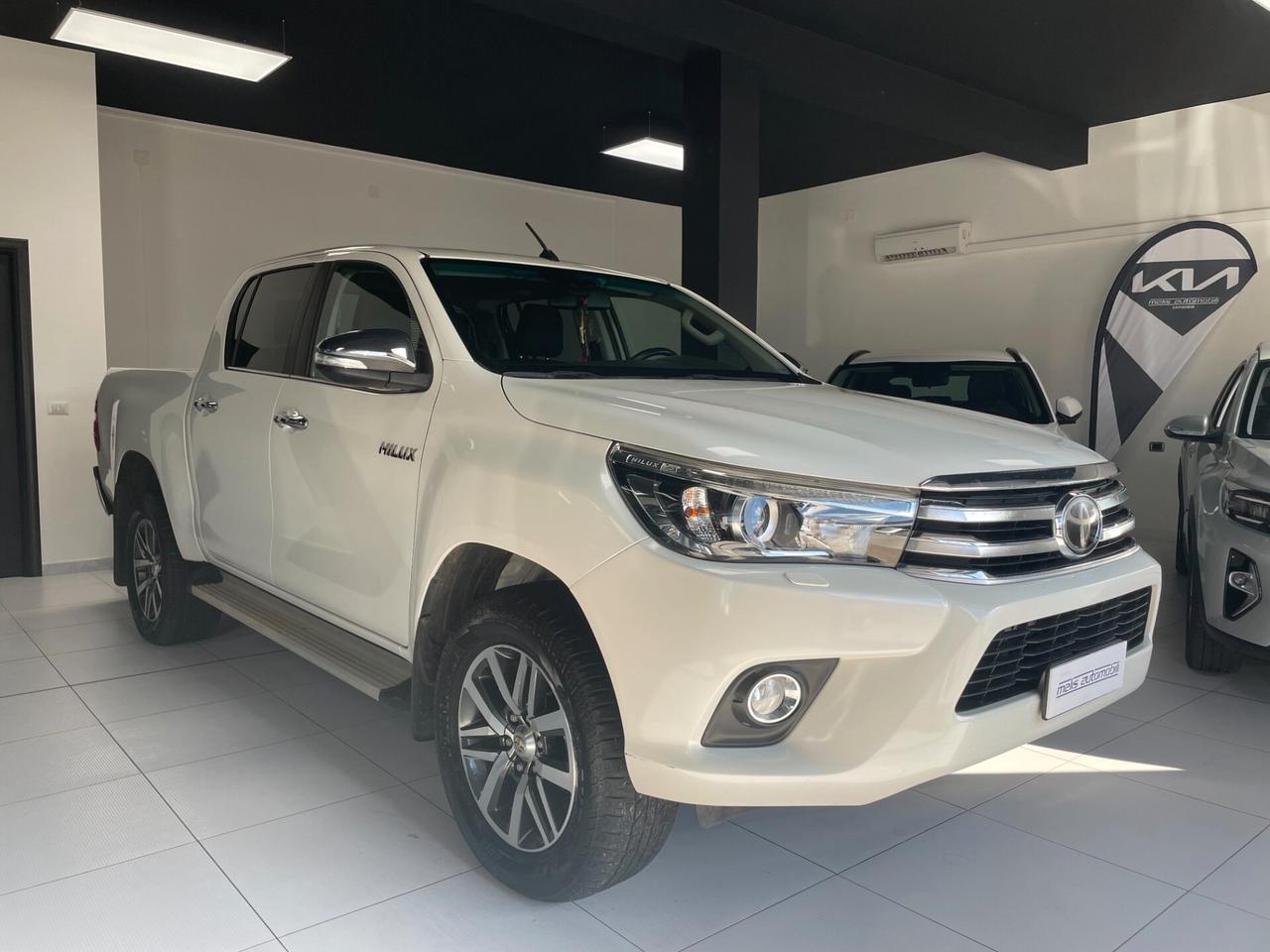 Toyota Hilux 2.4 D-4D A/T 4WD 4 porte Double Cab Executive