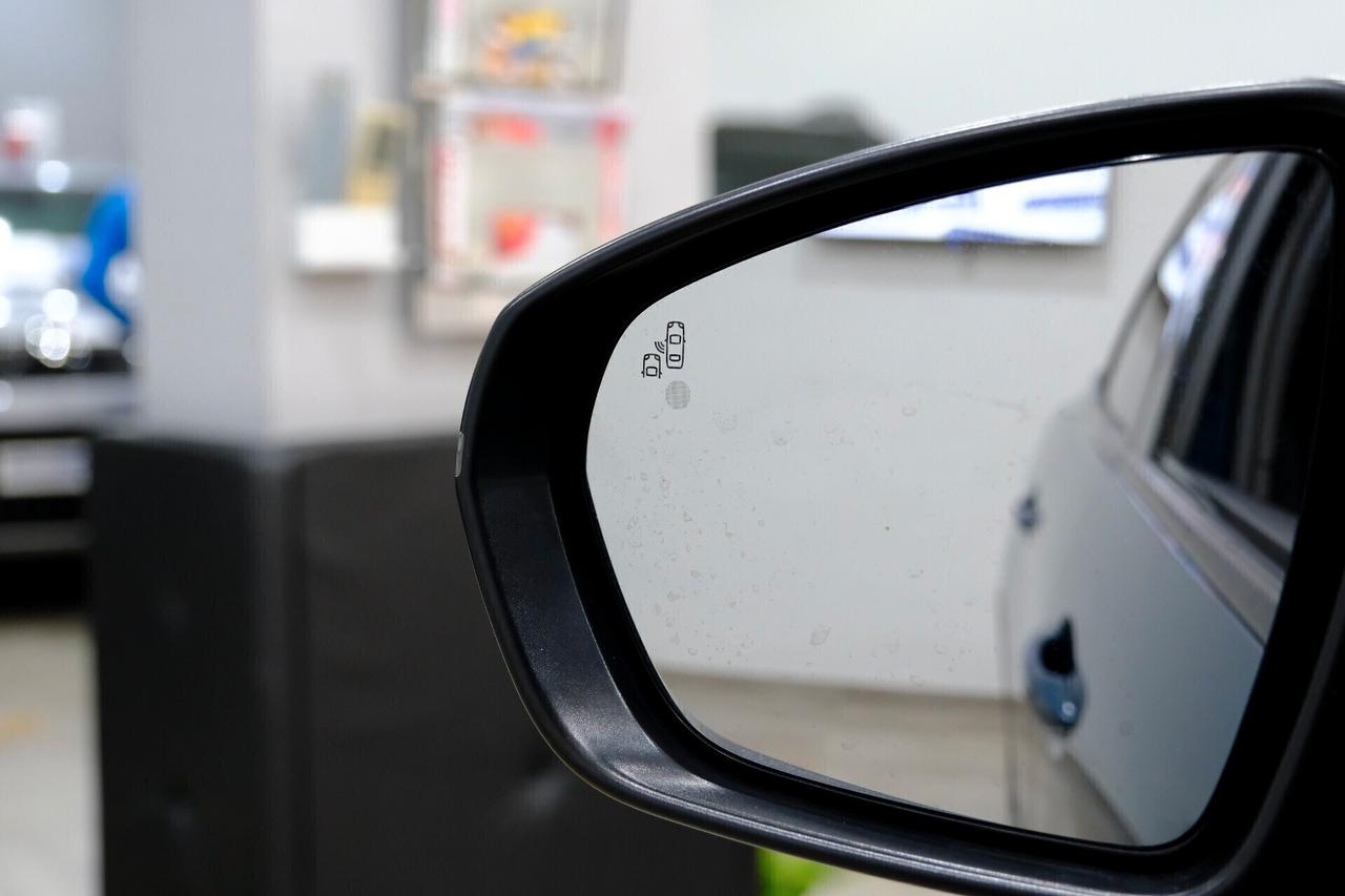 Peugeot 3008 1500 BlueHDi 130cv ALLURE EAT 8 Cockpit