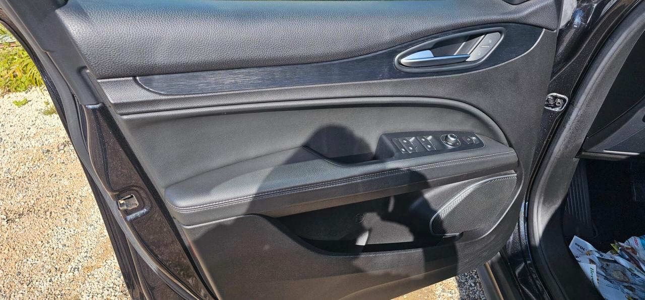 Alfa Romeo Stelvio 2.2 Turbodiesel 160 CV AT8 RWD Sport-Tech