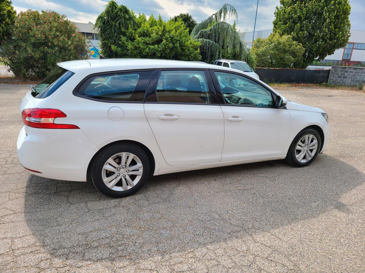 Peugeot 308 BlueHDi 1.6 diesel euro6