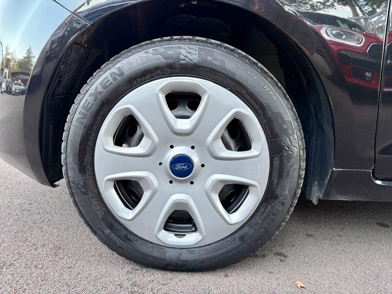 Ford Ka 1.2 Titanium c/esp,tcs 69cv E5