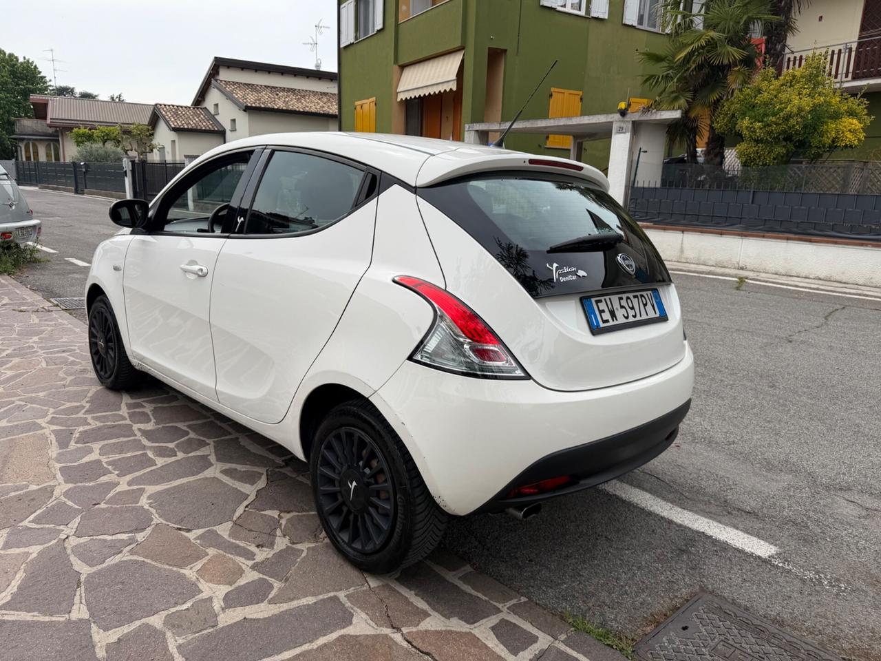 Lancia Ypsilon 1.2 69 CV 5 porte GPL Ecochic Gold