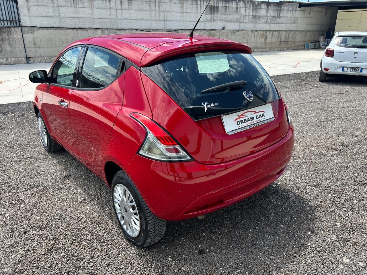 Lancia Ypsilon 0.9 TwinAir 85 CV 5 porte Metano Ecochic Platinum