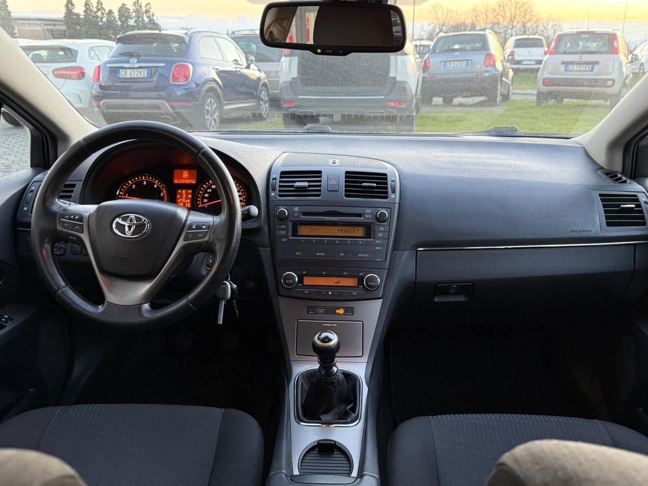 Toyota Avensis 2.0 D-4D SW|UNIPRO
