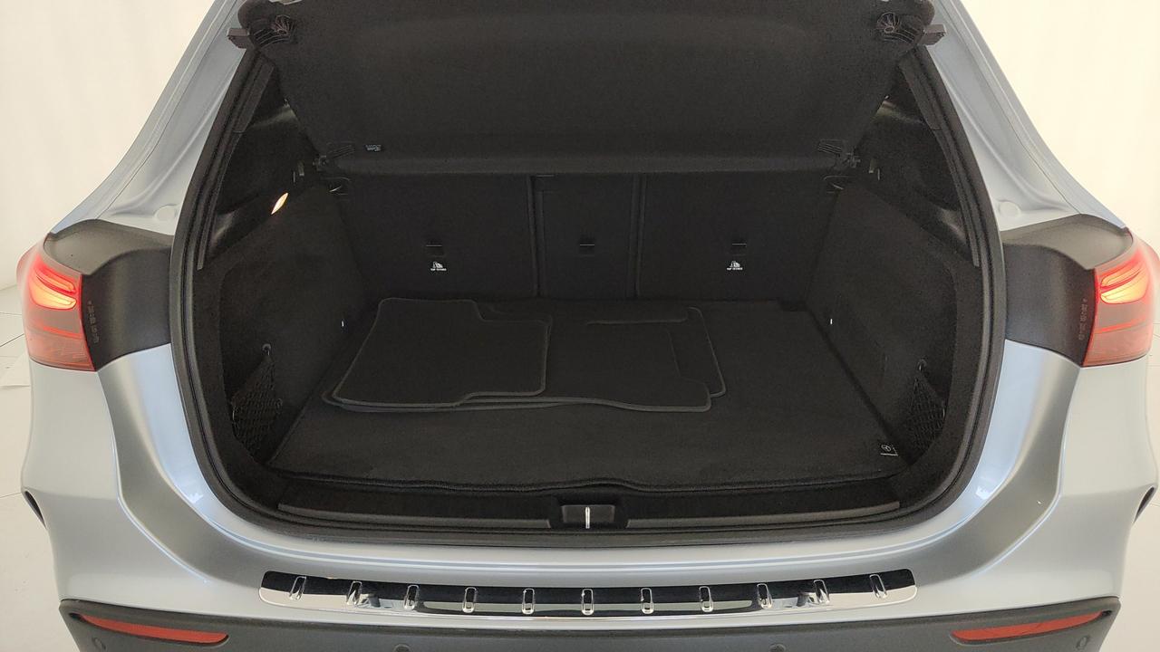 Mercedes-Benz GLA 180 AMG Line Advanced Plus auto