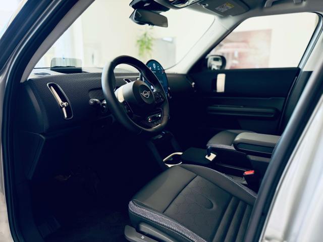 MINI Cooper D Countryman 2.0 48V Favoured auto Pack M+Tetto
