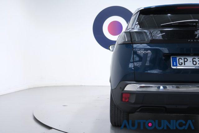 PEUGEOT 3008 HYBRID4 300 E-EAT8 ALLURE PACK