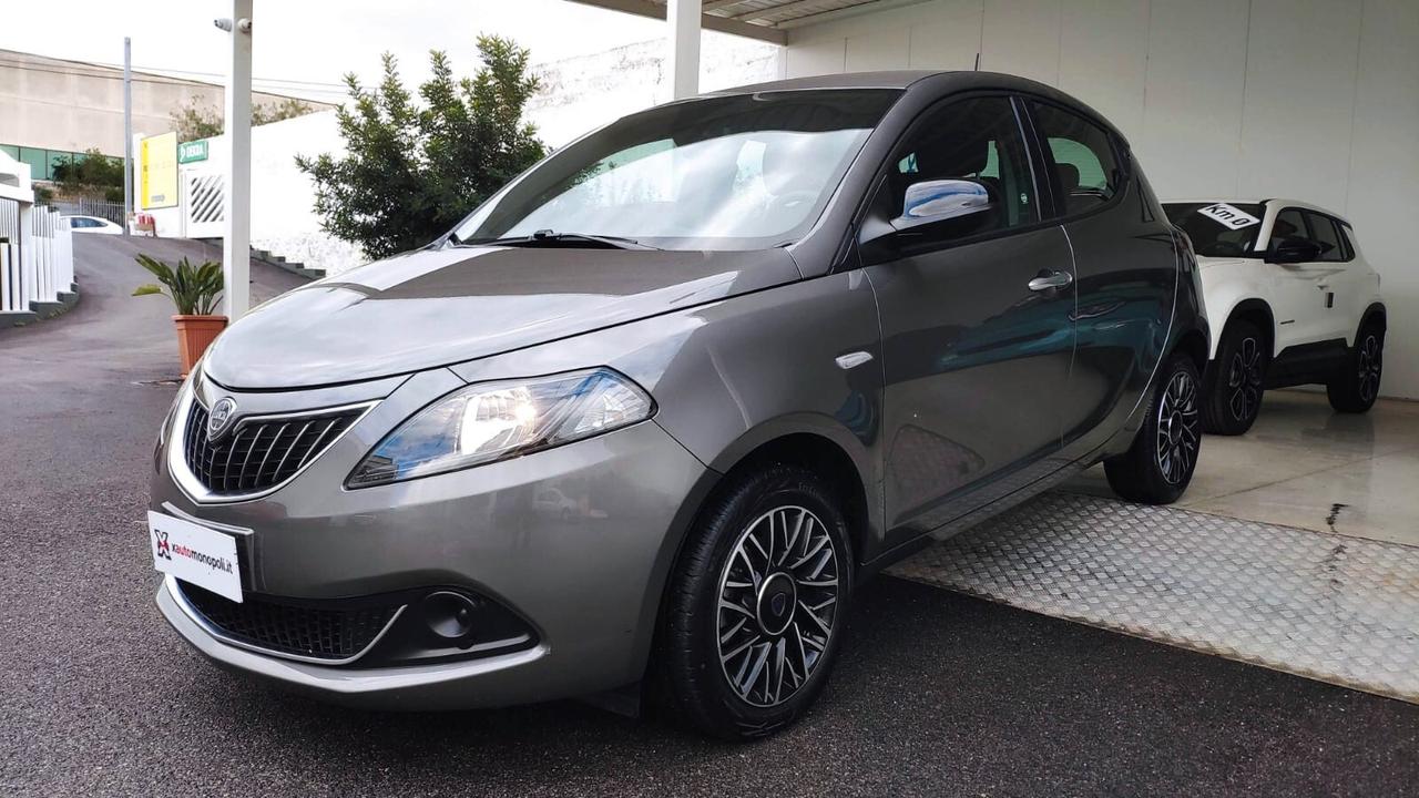 Lancia Ypsilon 1.0 FireFly 5 porte S&S Hybrid Platino