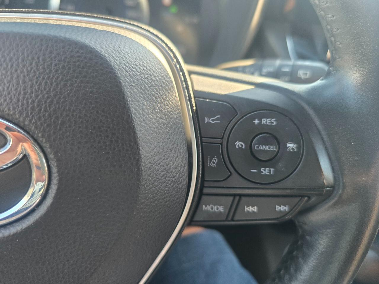 Toyota Corolla 1.8 Hybrid Business