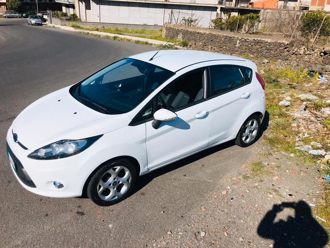 Ford Fiesta Ikon 1.4 TDCi 70CV 5 porte