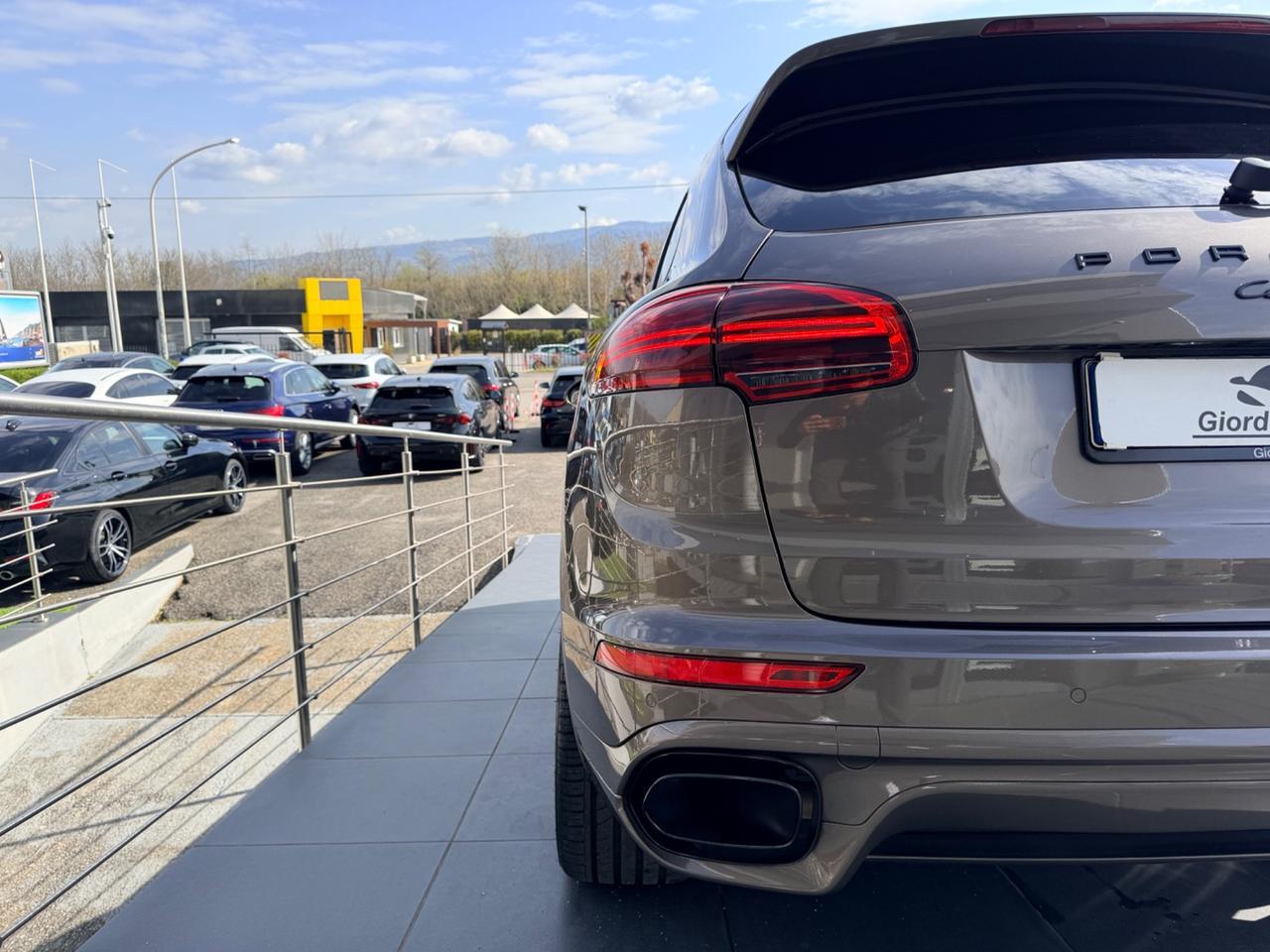 Porsche Cayenne 3.0 Diesel in garanzia no tasse