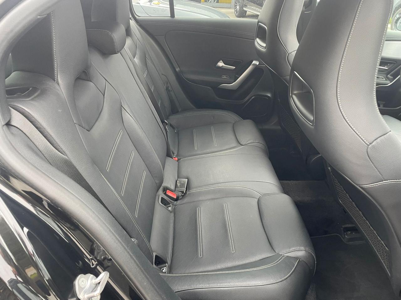 MERCEDES CLASSE A 180d PREMIUM AMG LINE *TETTO*