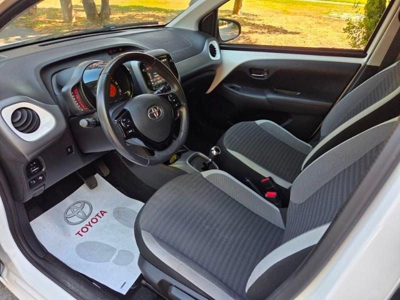 Toyota Aygo 2ª serie Connect 1.0 VVT-i 72 CV 5 porte x-play MMT