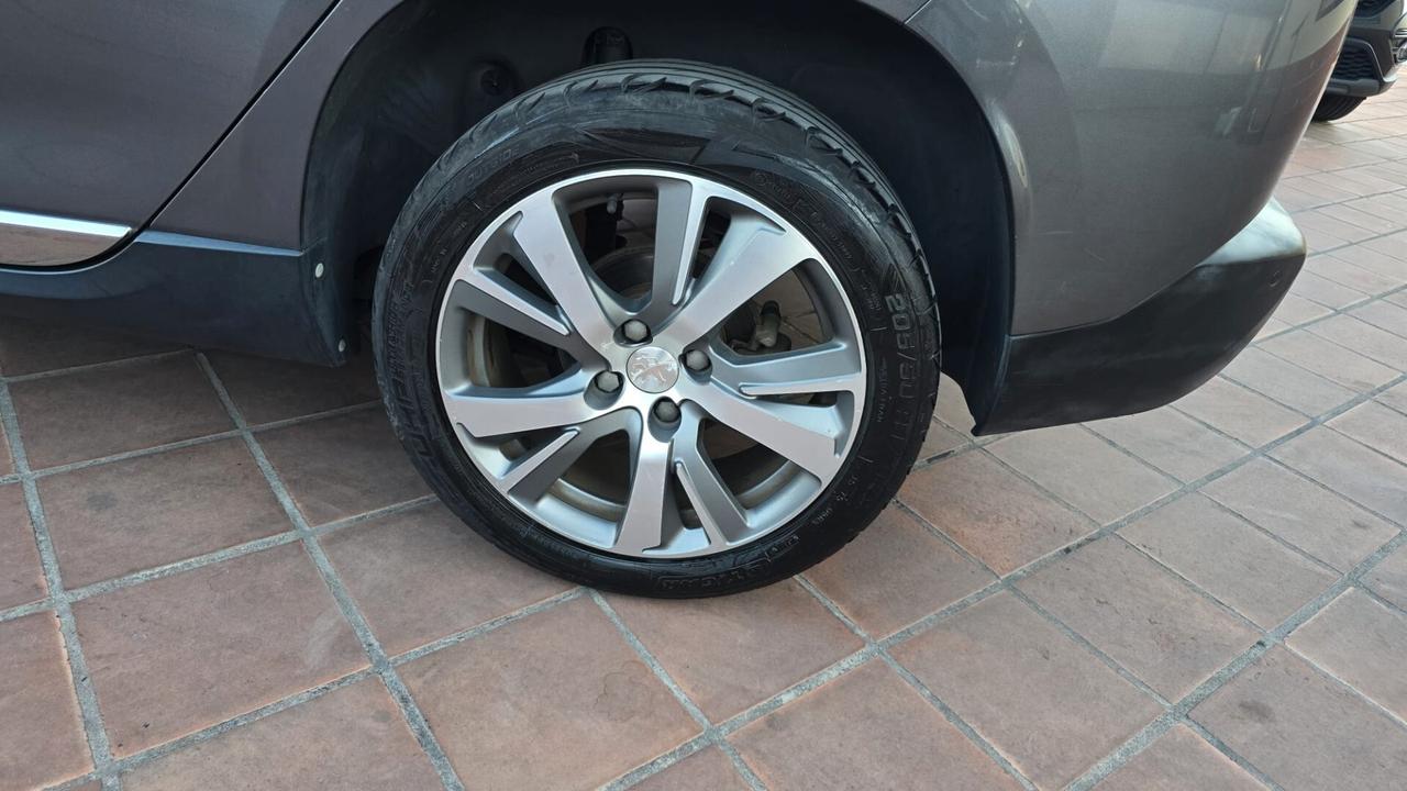 Peugeot 2008 1.6 e-HDi 92 CV Stop&Start Urban Cross