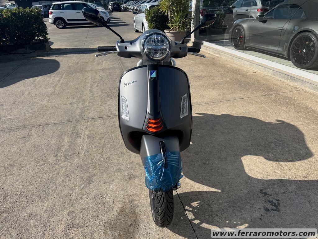 VESPA GTS SUPER SPORT NUOVA PRONTA CONSEGNA