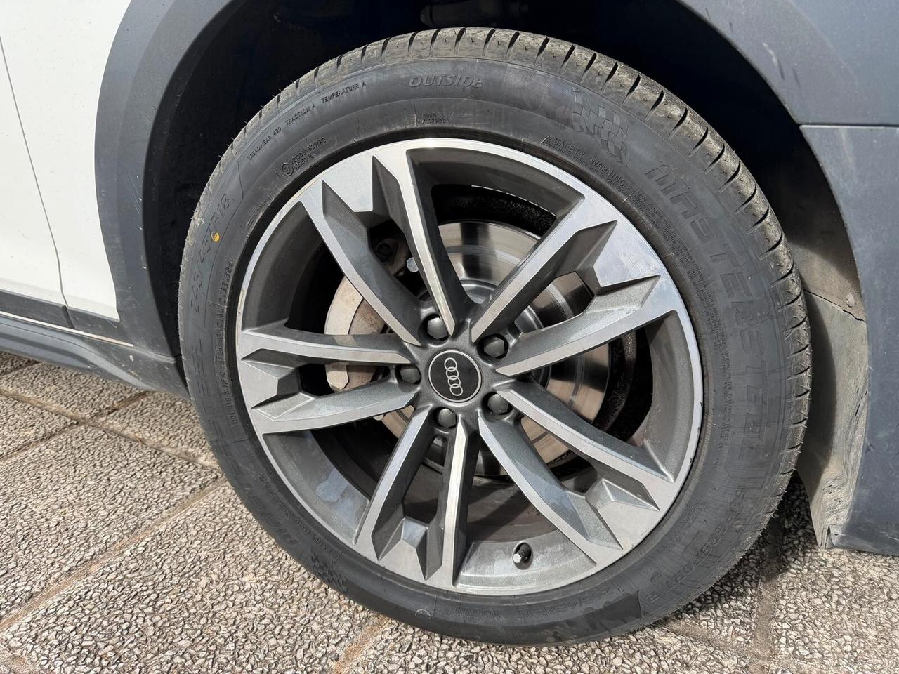 Audi A4 allroad 40 TDI 204 CV S tronic Identity Contrast