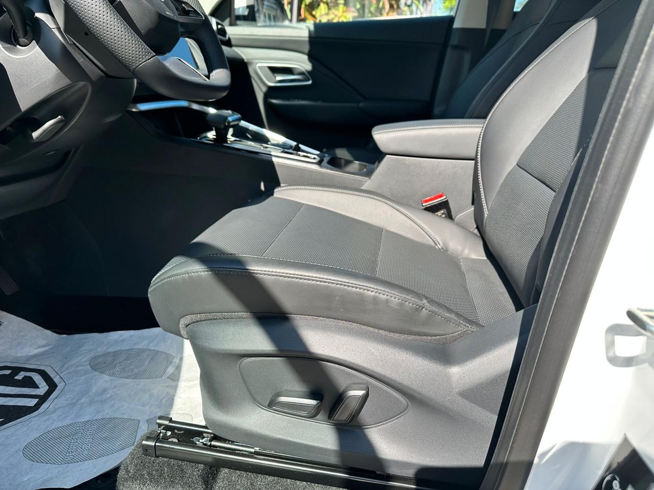 Mg ZS Hybrid+ Luxury