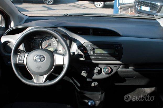 Toyota Yaris 1.0 5p. 69cv x neopatentati active