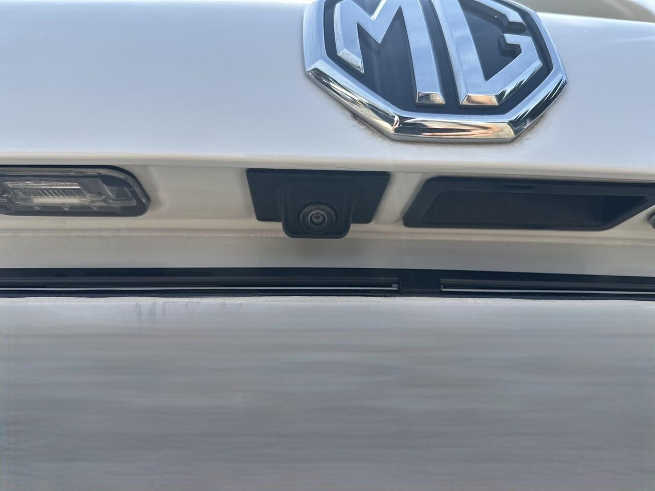 MG HS I - HS 1.5 t Luxury auto