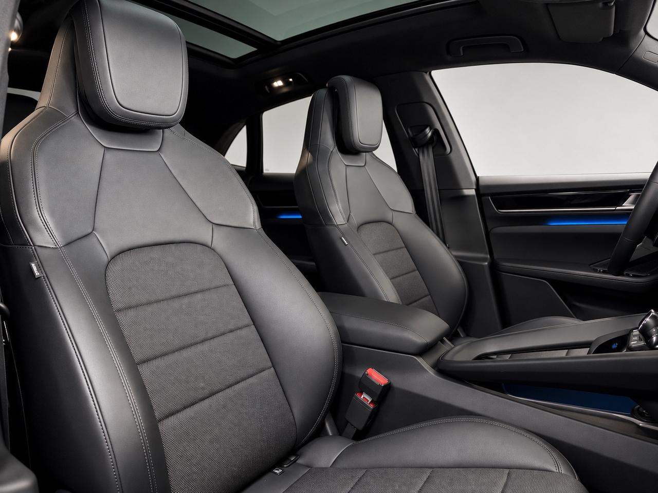 Porsche Macan EV 4