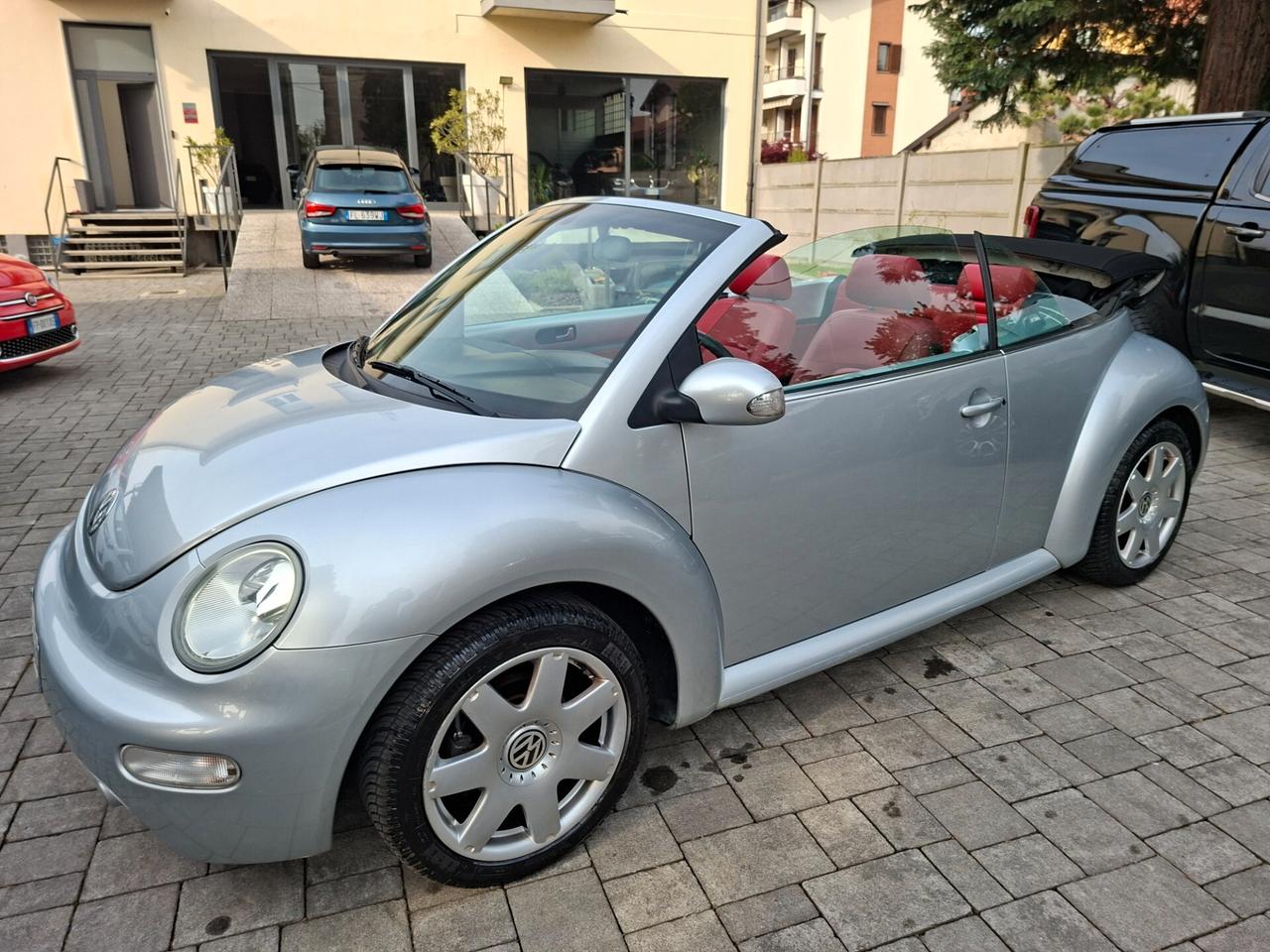 Volkswagen New Beetle 2.0 Cabrio tagliandata INTERESSE STORICO
