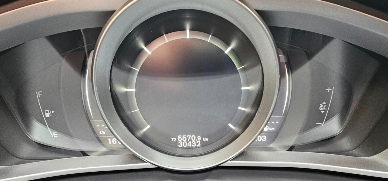 Volvo V40 Cross Country Solo 30.000 km