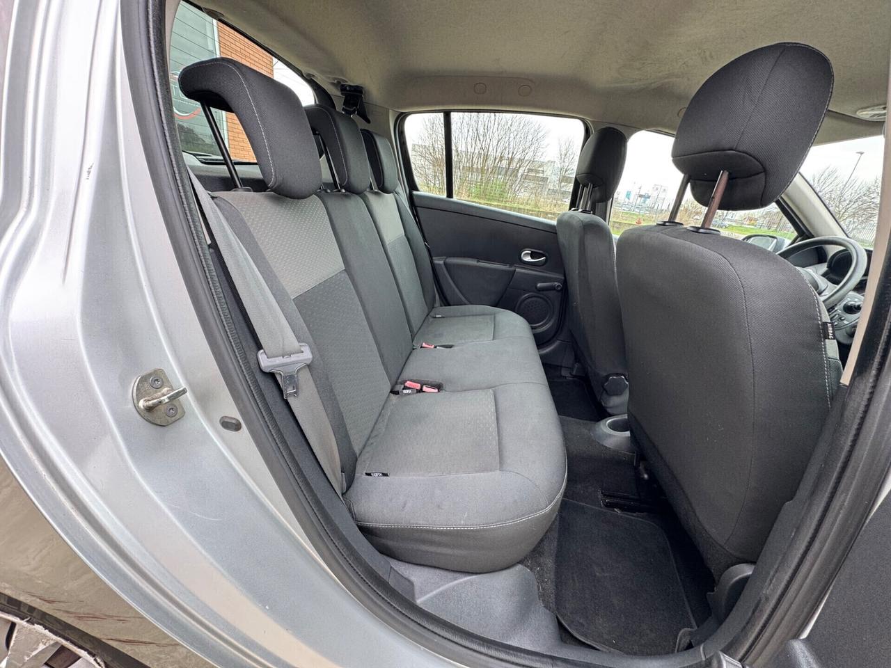 Renault Clio 1.2 16V 5 porte Luxe