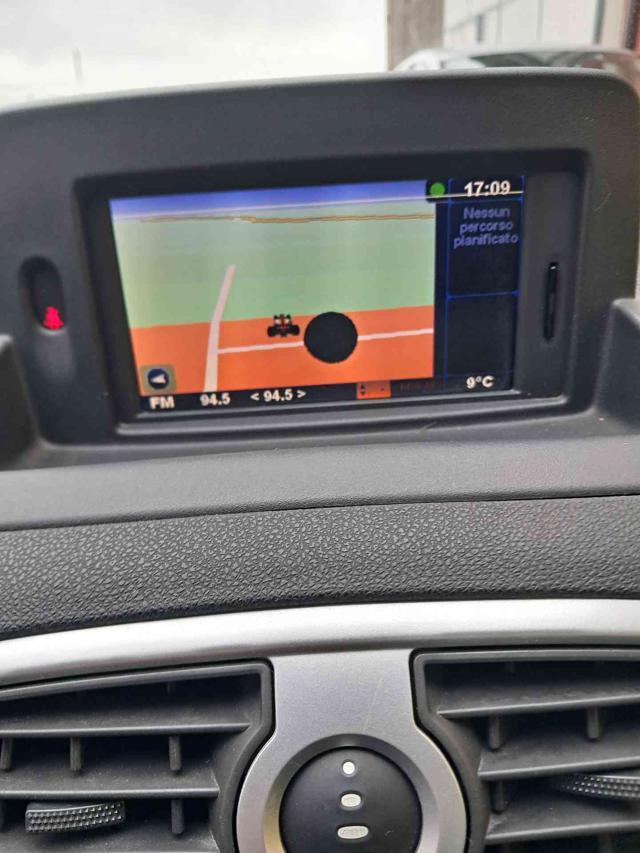 RENAULT Clio 1.2 16V 5 porte Luxe ok neopatentati