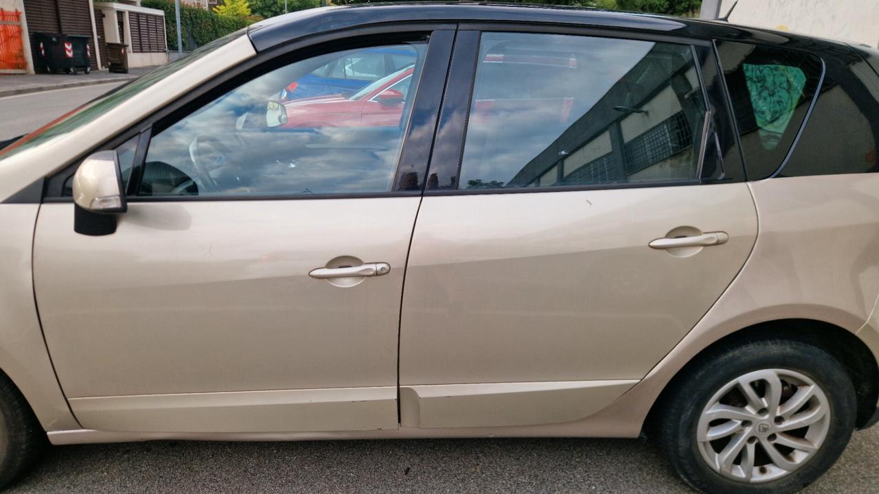 Renault Scénic XMod dCi 110 CV Limited