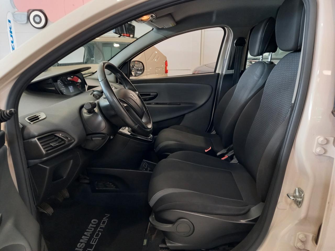 Lancia Ypsilon 1.2 69 CV 5 porte GPL Ecochic Platinum