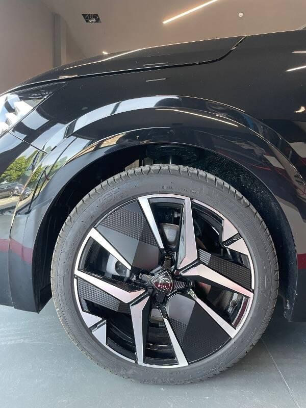 Peugeot 208 1.2 hybrid GT 110cv e-dcs 6