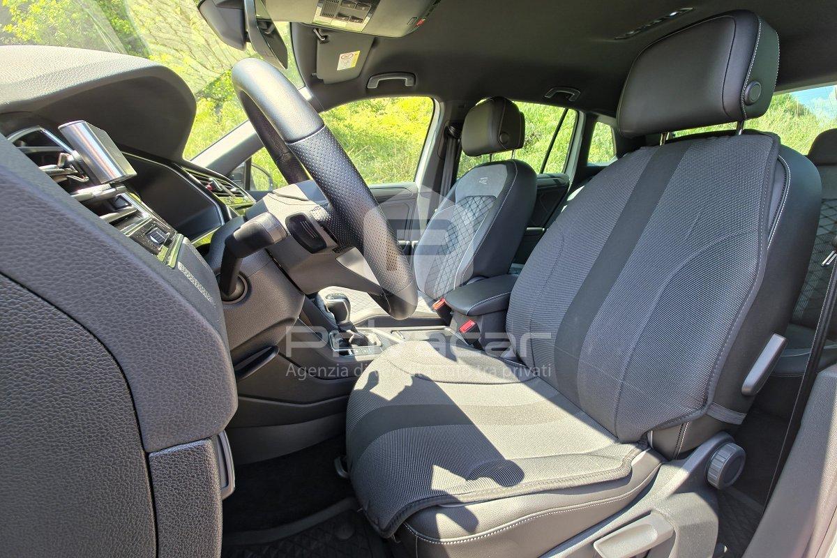 VOLKSWAGEN Tiguan 2.0 TDI 150 CV SCR DSG R-Line