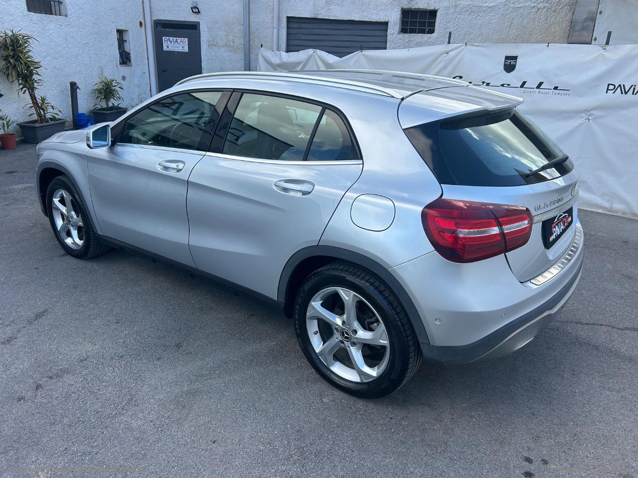 MERCEDES-BENZ GLA 220 d Automatic 4Matic Premium