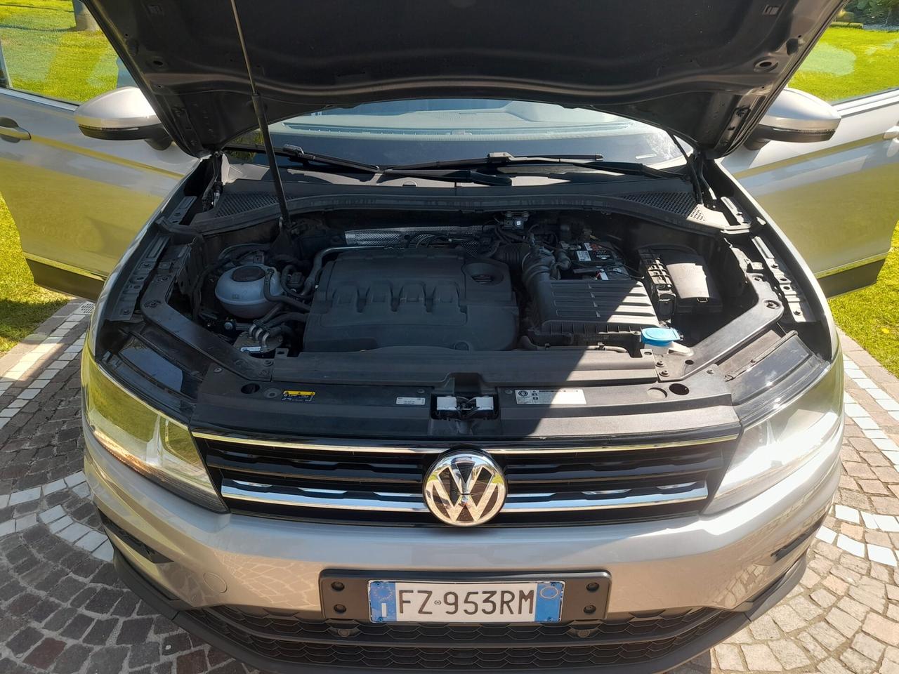 Volkswagen Tiguan 2.0 TDi DSG *FULL OPT* daVETRINA