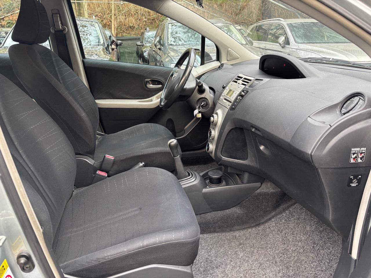 Toyota Yaris 1.3 5 porte sol OK NEOPATENTATI