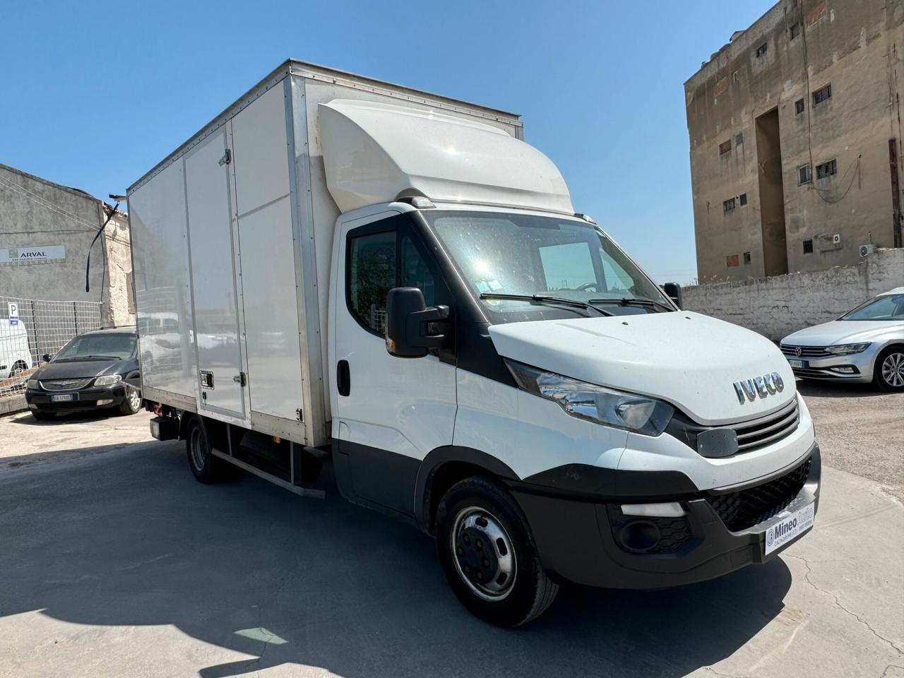 Iveco Daily 35C14 FURGONE CASSA E SPONDA IDRAULICA ANNO 2019