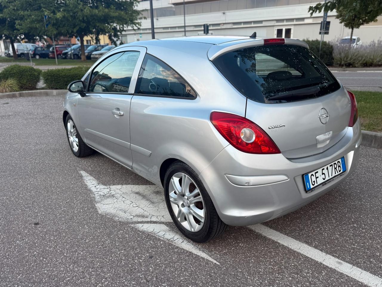 Opel Corsa 1.2 3 porte Club