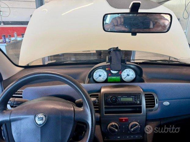 Lancia Ypsilon Platino